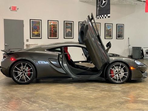 Used 2017 McLaren 570S image 47