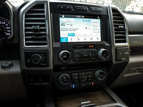 Used 2018 Ford F250 Limited w/ FX4 Off-Road Package image 29