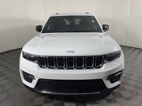 New 2025 Jeep Grand Cherokee Laredo w/ Luxury Tech Group I image 11