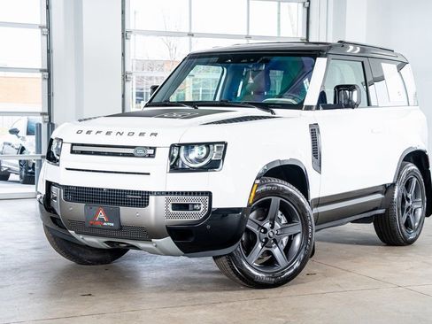 Used 2022 Land Rover Defender 90 X-Dynamic S image 2