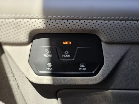 Used 2025 Volkswagen Atlas SEL Premium R-Line image 23