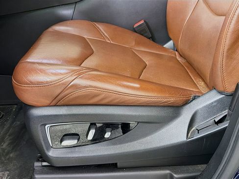 Used 2020 Cadillac Escalade Luxury image 24