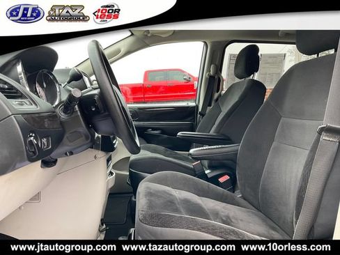 Used 2018 Dodge Grand Caravan SE w/ UConnect Hands-Free Group FWD image 10