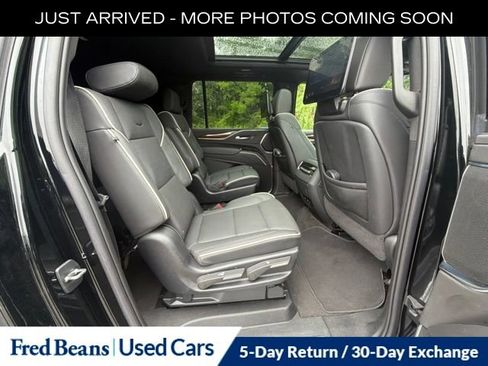Used 2023 Cadillac Escalade ESV Premium Luxury w/ LPO, Floor Liner Package AWD/4WD image 17