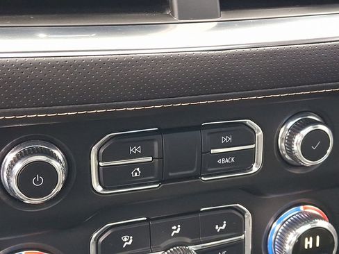 Used 2023 GMC Yukon SLT image 21