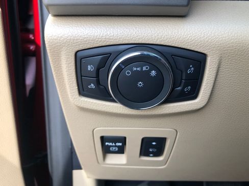 Used 2020 Ford F150 Lariat w/ Equipment Group 502A Luxury AWD/4WD image 12