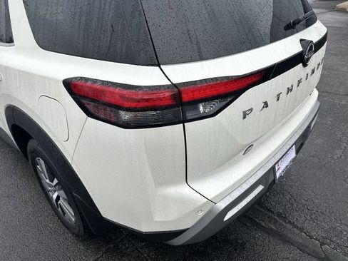 Certified 2023 Nissan Pathfinder SL image 31