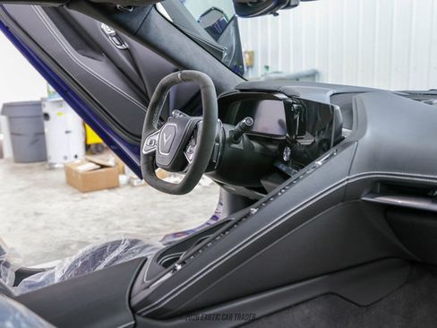 Used 2025 Chevrolet Corvette Stingray Premium Conv w/ Z51 Performance Package RWD image 36
