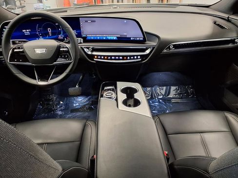 Certified 2024 Cadillac Lyriq Tech w/ Driver Assist Package image 15