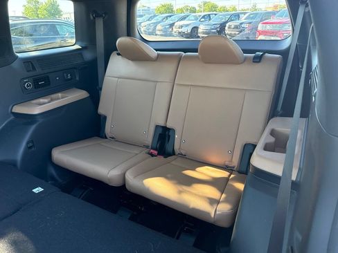 Used 2024 Hyundai Santa Fe Limited FWD image 12