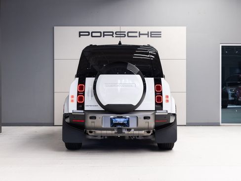 Used 2025 Land Rover Defender 110 X-Dynamic SE AWD/4WD image 6