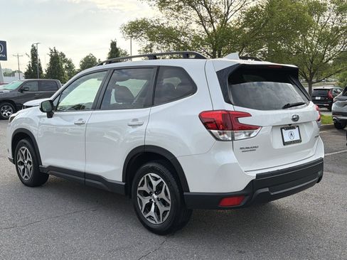 Used 2023 Subaru Forester Premium AWD/4WD image 5
