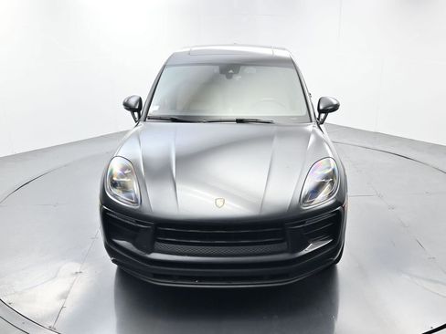 Certified 2022 Porsche Macan AWD/4WD image 40