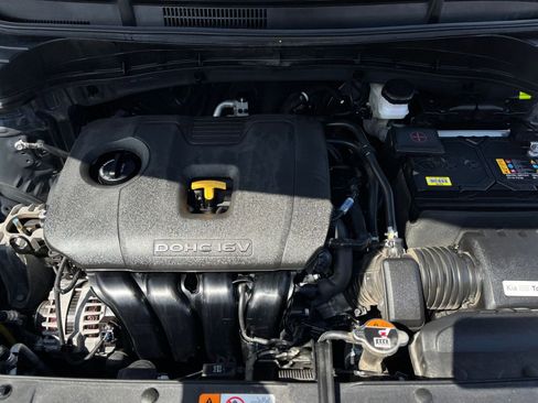 Used 2025 Kia Soul LX w/ LX Technology Package FWD image 32