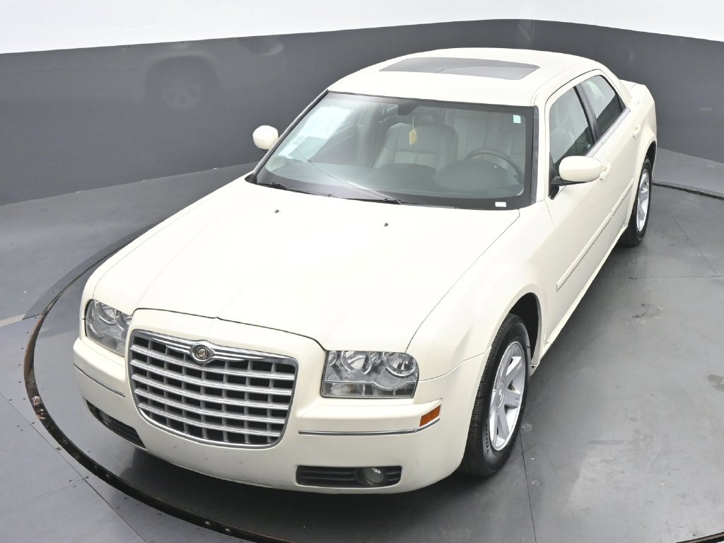 Used 2005 Chrysler 300 Touring w/ Sound Group RWD image 32