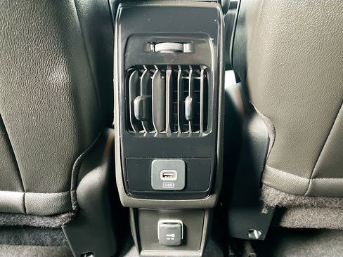 Used 2025 Jeep Compass Latitude image 24