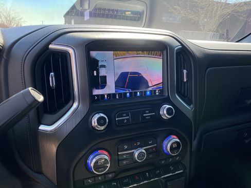 Used 2022 GMC Sierra 2500 Denali w/ Denali Ultimate Package image 21