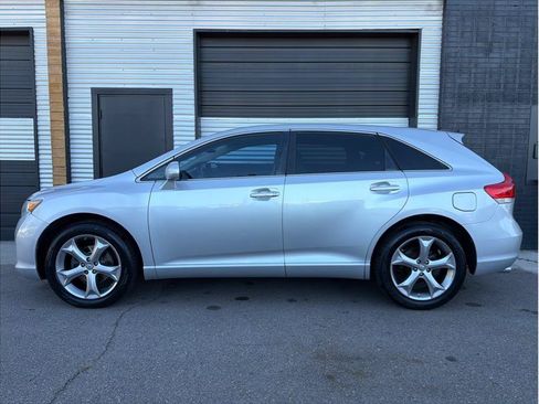 Used 2009 Toyota Venza AWD w/ Comfort Pkg image 6