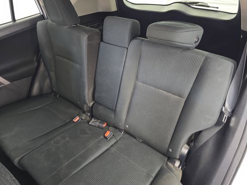 Used 2018 Toyota RAV4 LE image 13