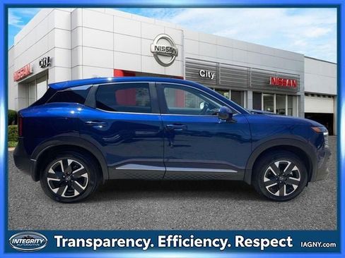 Certified 2025 Nissan Kicks SV AWD/4WD image 5