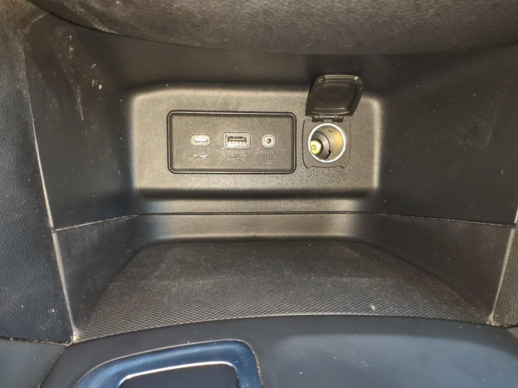 Used 2020 Chevrolet Equinox LT AWD/4WD image 23
