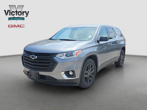 Used 2019 Chevrolet Traverse LS w/ LPO, Blackout Package FWD image 3