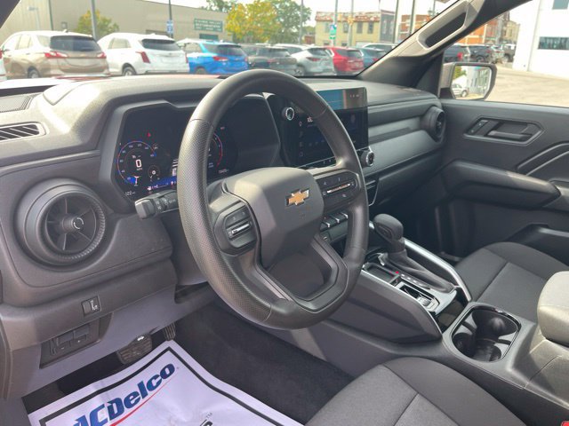 Used 2024 Chevrolet Colorado W/T w/ WT Convenience Package II RWD image 16