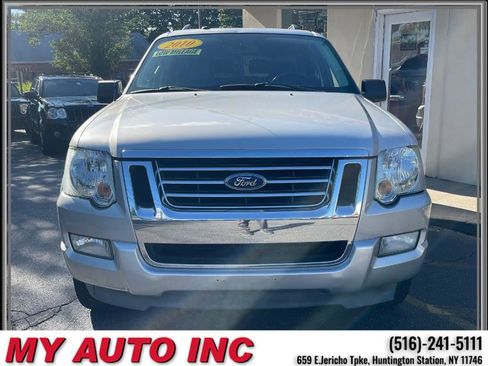Used 2010 Ford Explorer XLT image 2