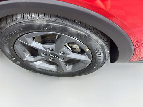 Used 2025 Kia K4 LXS image 11