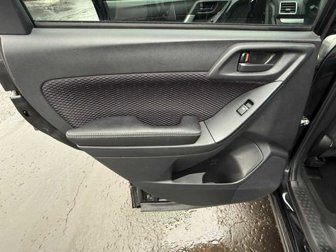 Used 2018 Subaru Forester 2.5i Premium w/ All-Weather Package image 16