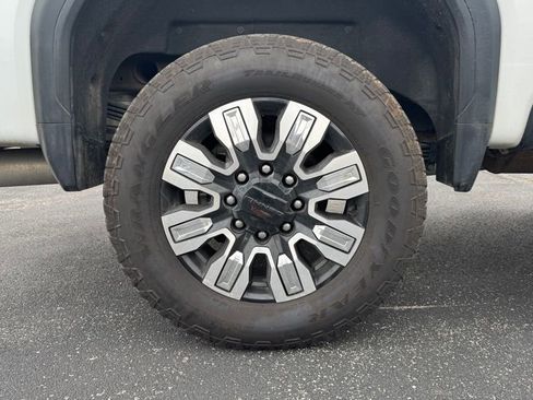 Used 2024 GMC Sierra 2500 Denali w/ Technology Package AWD/4WD image 41