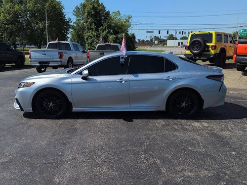 Used 2022 Toyota Camry XSE FWD image 4