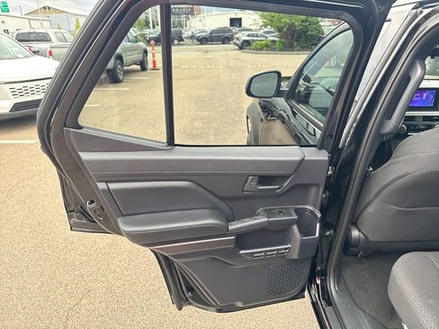 Used 2026 Toyota 4Runner SR5 AWD/4WD image 38