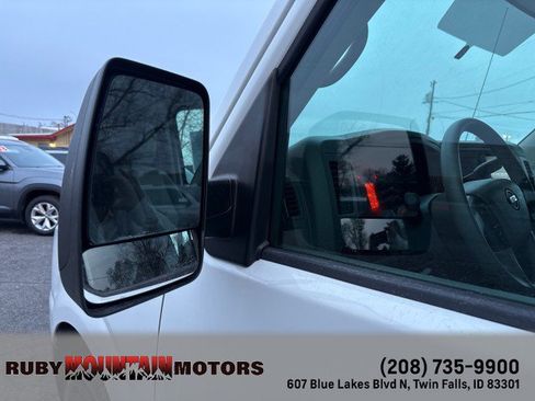 Used 2019 Nissan NV 2500 S image 29