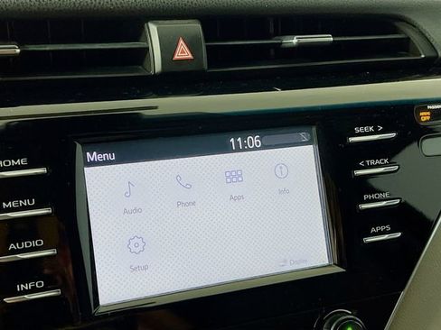 Used 2018 Toyota Camry SE image 14