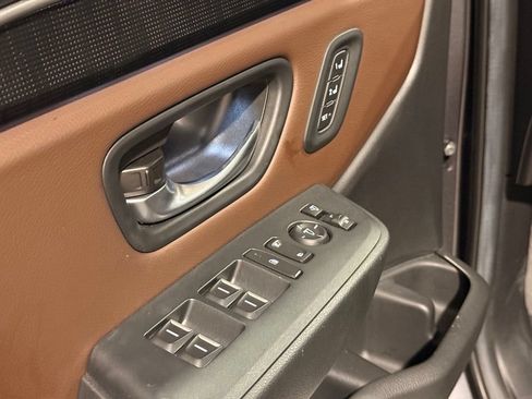 Used 2025 Honda Pilot Elite image 14