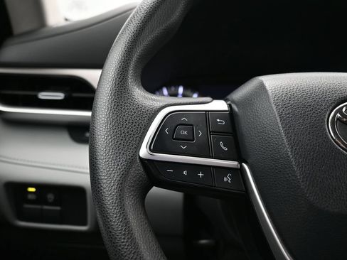 Used 2023 Toyota Highlander L FWD image 51