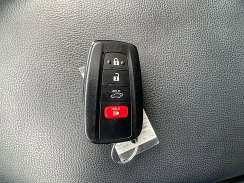 Used 2020 Toyota RAV4 XLE image 30