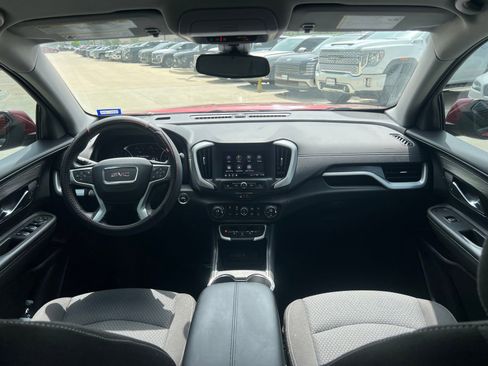 Used 2024 GMC Terrain SLE w/ Driver Convenience Package FWD image 20