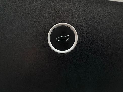 Used 2017 Tesla Model X 75D image 17