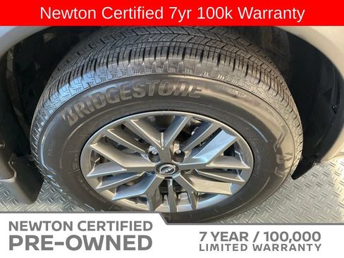 Used 2025 Nissan Rogue S FWD image 39