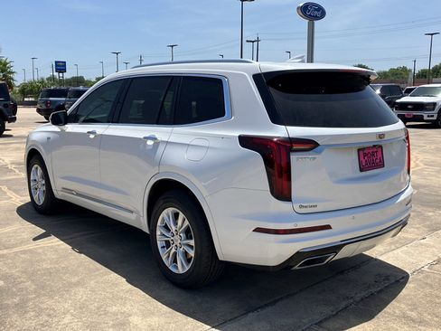 Used 2023 Cadillac XT6 Luxury w/ LPO, Floor Liner Package FWD image 5