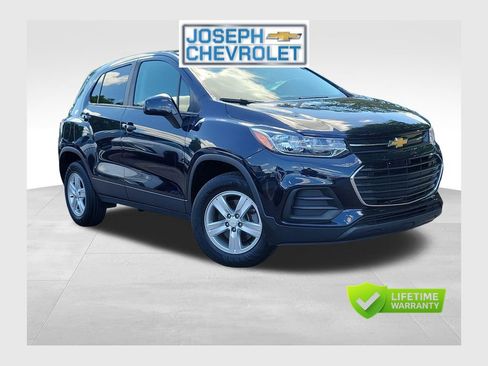 Used 2021 Chevrolet Trax LS w/ Tint and Cruise Package AWD/4WD image 1