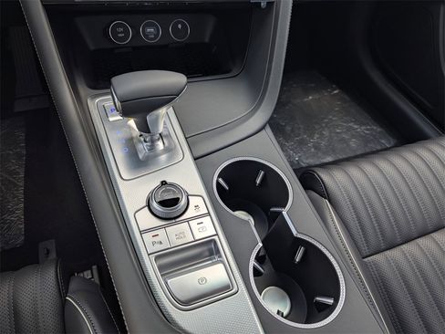 Used 2026 Genesis G70 2.5T Prestige image 22