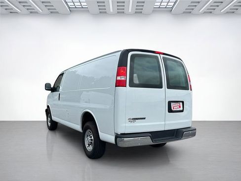 Used 2024 Chevrolet Express 2500 w/ Driver Convenience Package RWD image 6