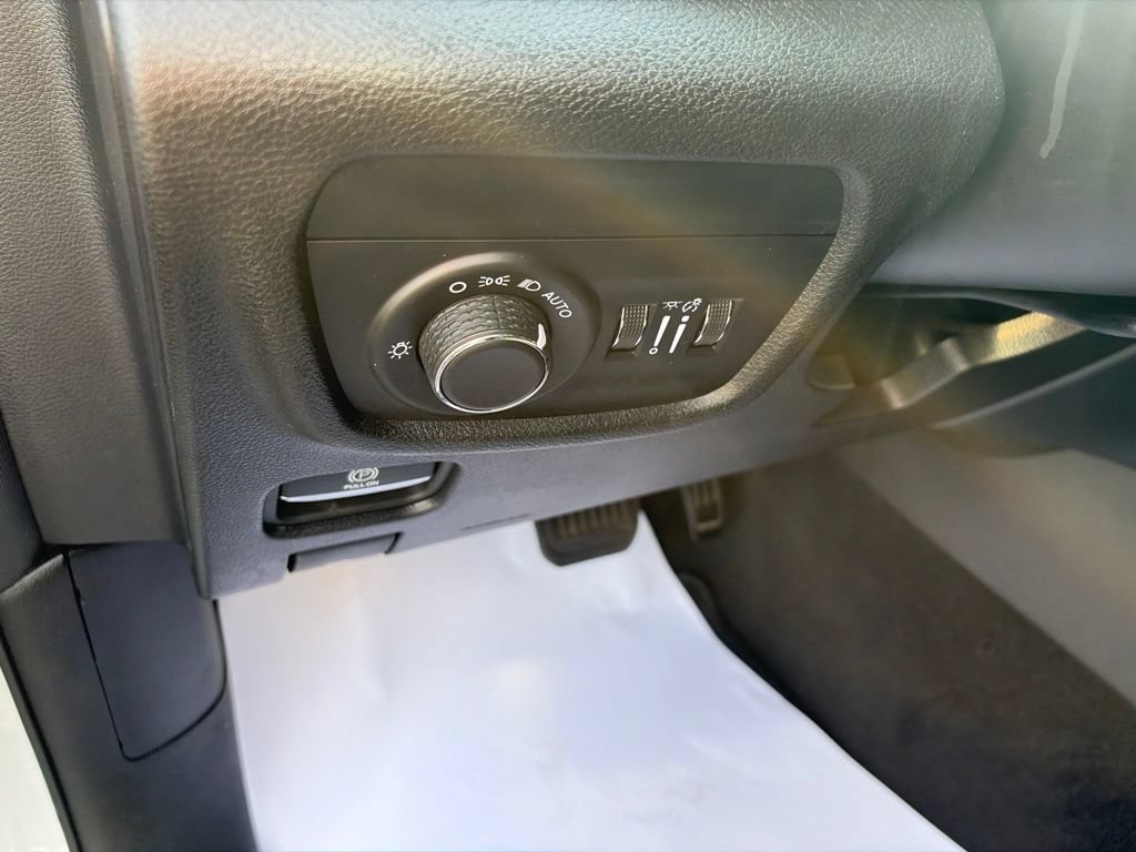 Certified 2025 Jeep Grand Cherokee Altitude AWD/4WD image 25