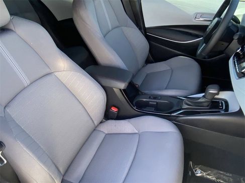 Certified 2025 Toyota Corolla SE image 13