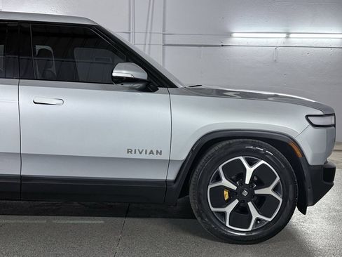 Used 2022 Rivian R1T Adventure image 4