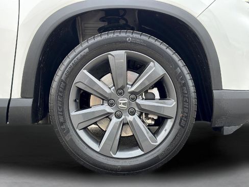 Certified 2023 Honda Pilot Sport image 10