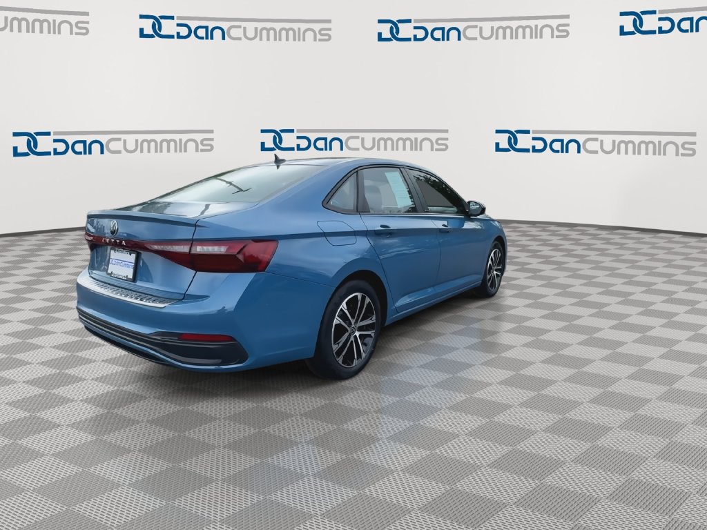 Used 2025 Volkswagen Jetta Sport FWD image 8